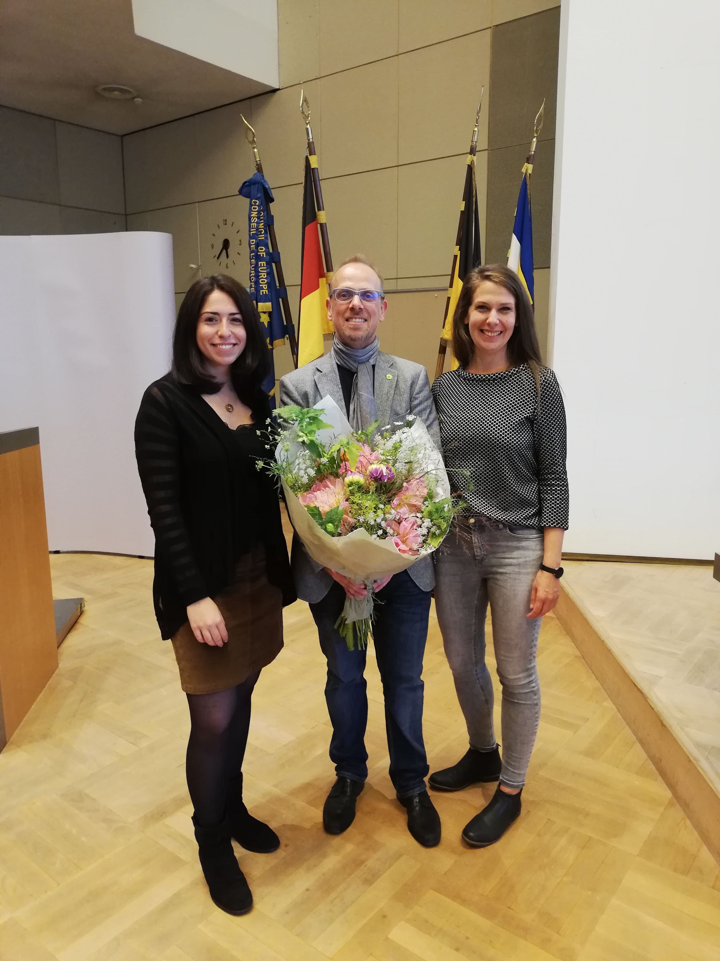 von links nach rechts: Melis Sekmen, Dirk Grunert und Stefanie Hess